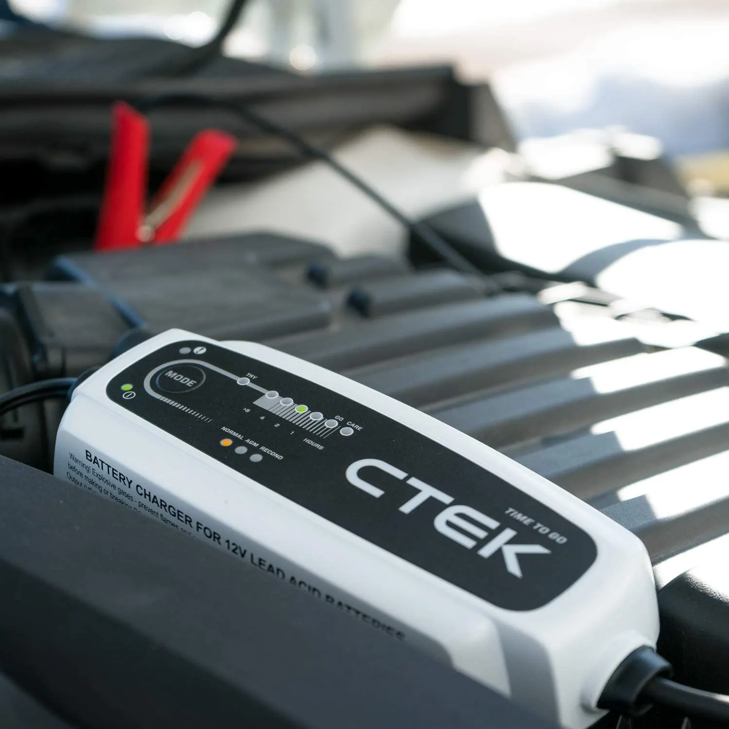 CTEK Battery Charger - CT5 Time To Go-12 Volt 4.3 Amp Charger & Maintainer - 40-255