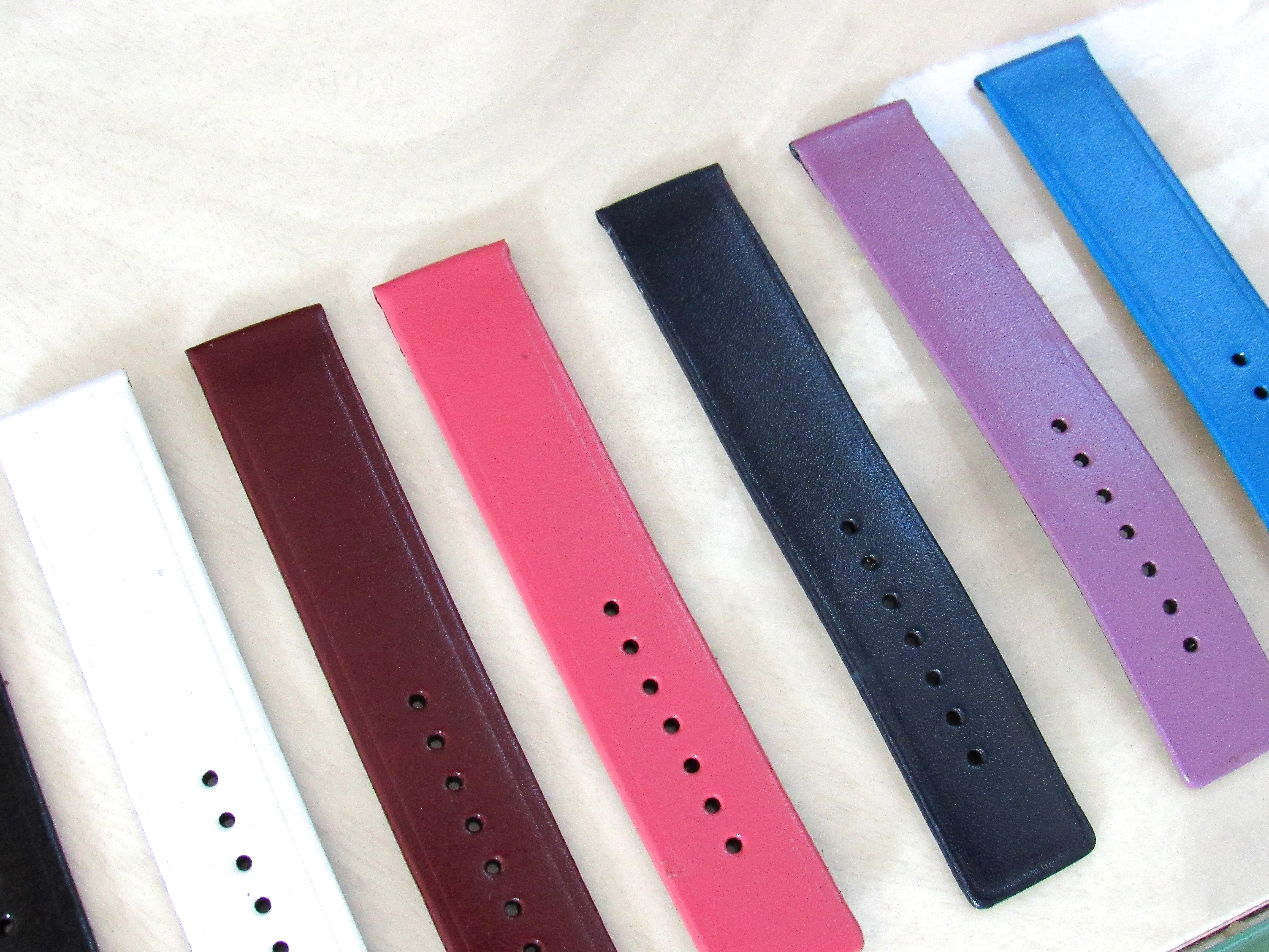 (On Sale!) Honeycomb Watch (7 Strap Colors Available)